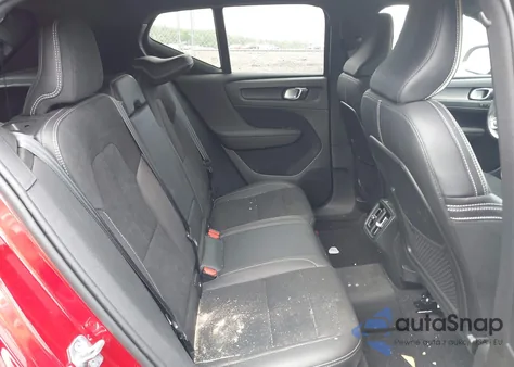 2021 Volvo Xc40 T5 R-Design z USA, uszkodzony, nr VIN YV4162UM5M2416628